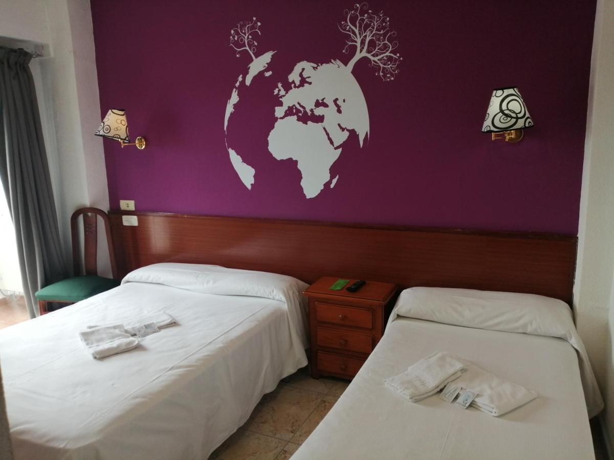 Habitación Triple con balcón